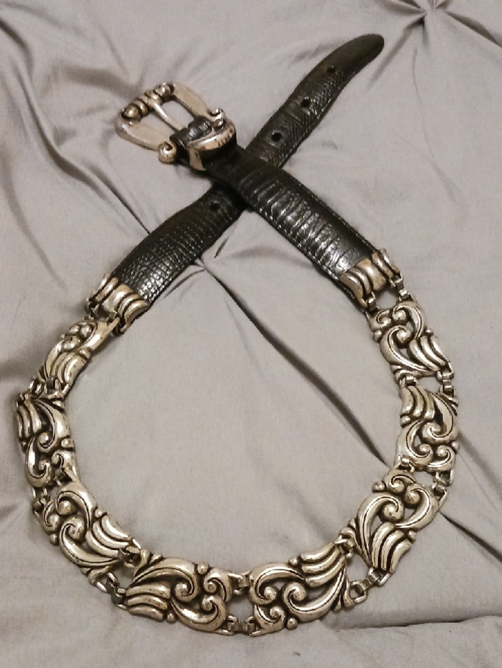 Vtg Brighton Y2k  1996 Black Leather & Silver  Concho Link Belt size Small
